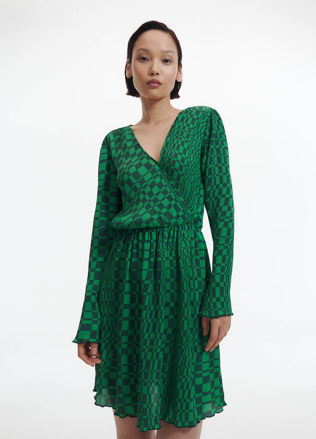 Зелена кежуал сукня на запах Reserved з геометричним візерунком