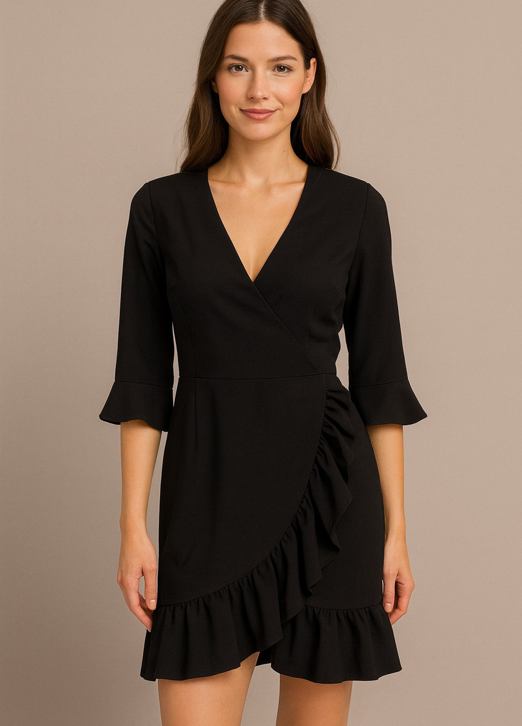 Черное кэжуал платье на запах Sassofono однотонное