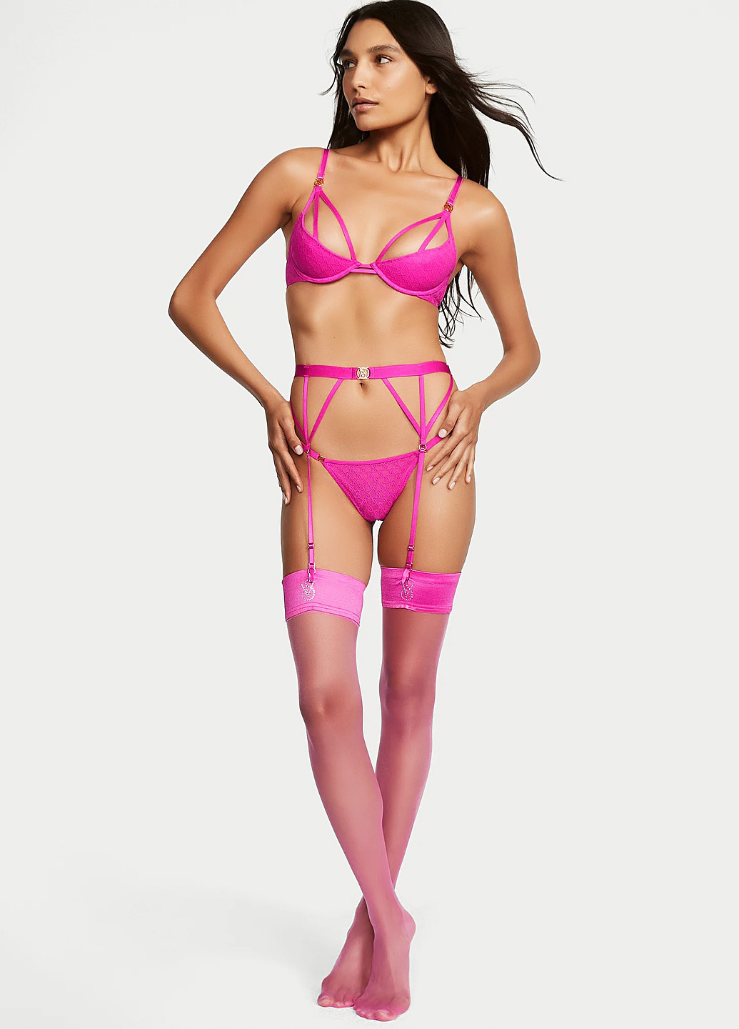 Розовый демисезонный комплект (бюстгальтер, тусики) Victoria's Secret
