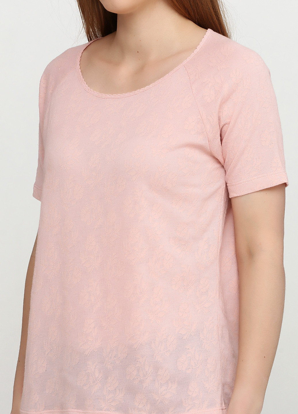 Светло-розовая летняя футболка Share