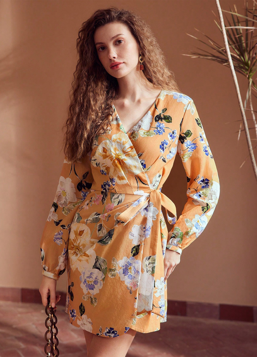 Комбинированное кэжуал платье на запах SHEIN с цветочным принтом