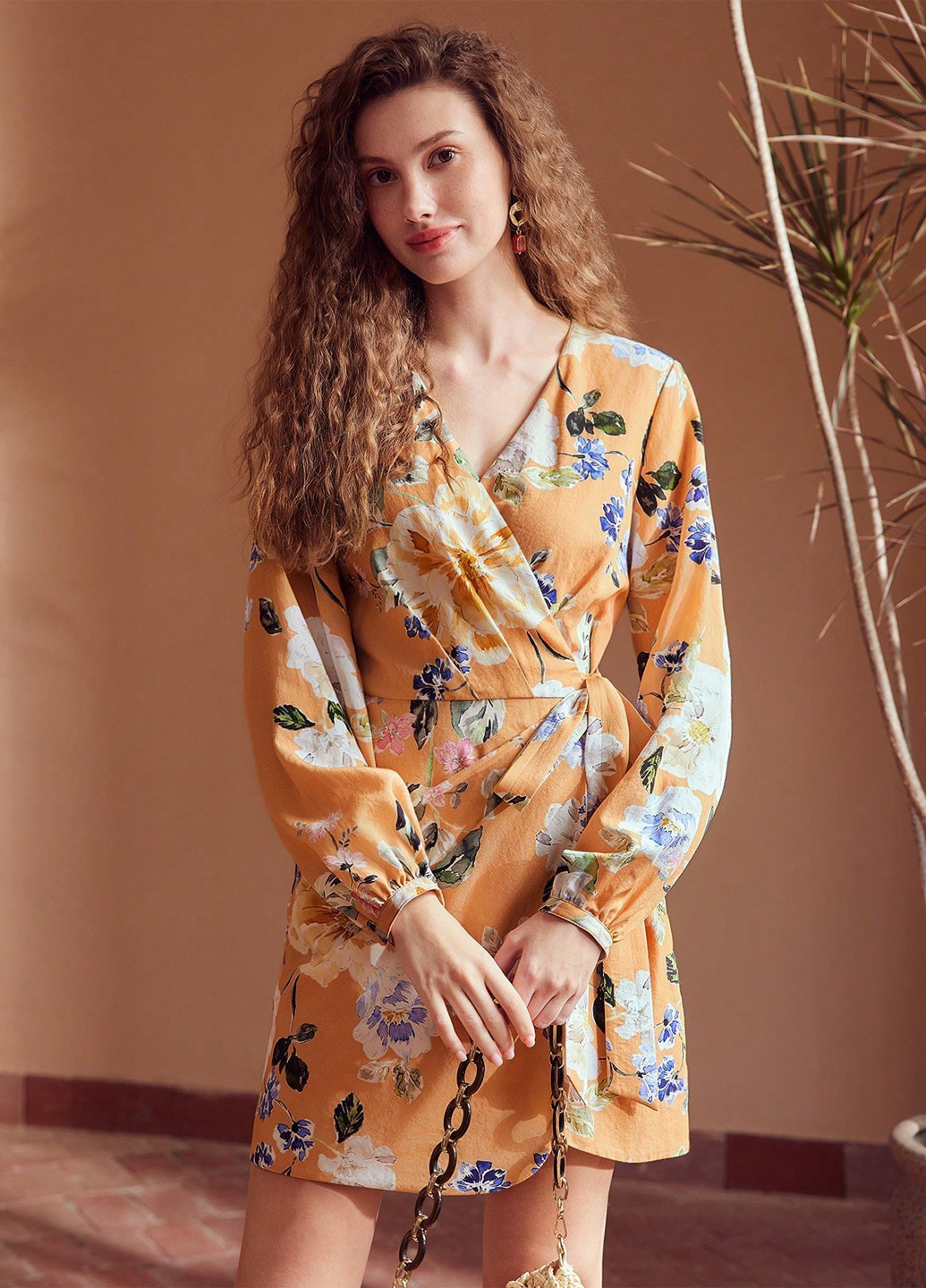 Комбинированное кэжуал платье на запах SHEIN с цветочным принтом