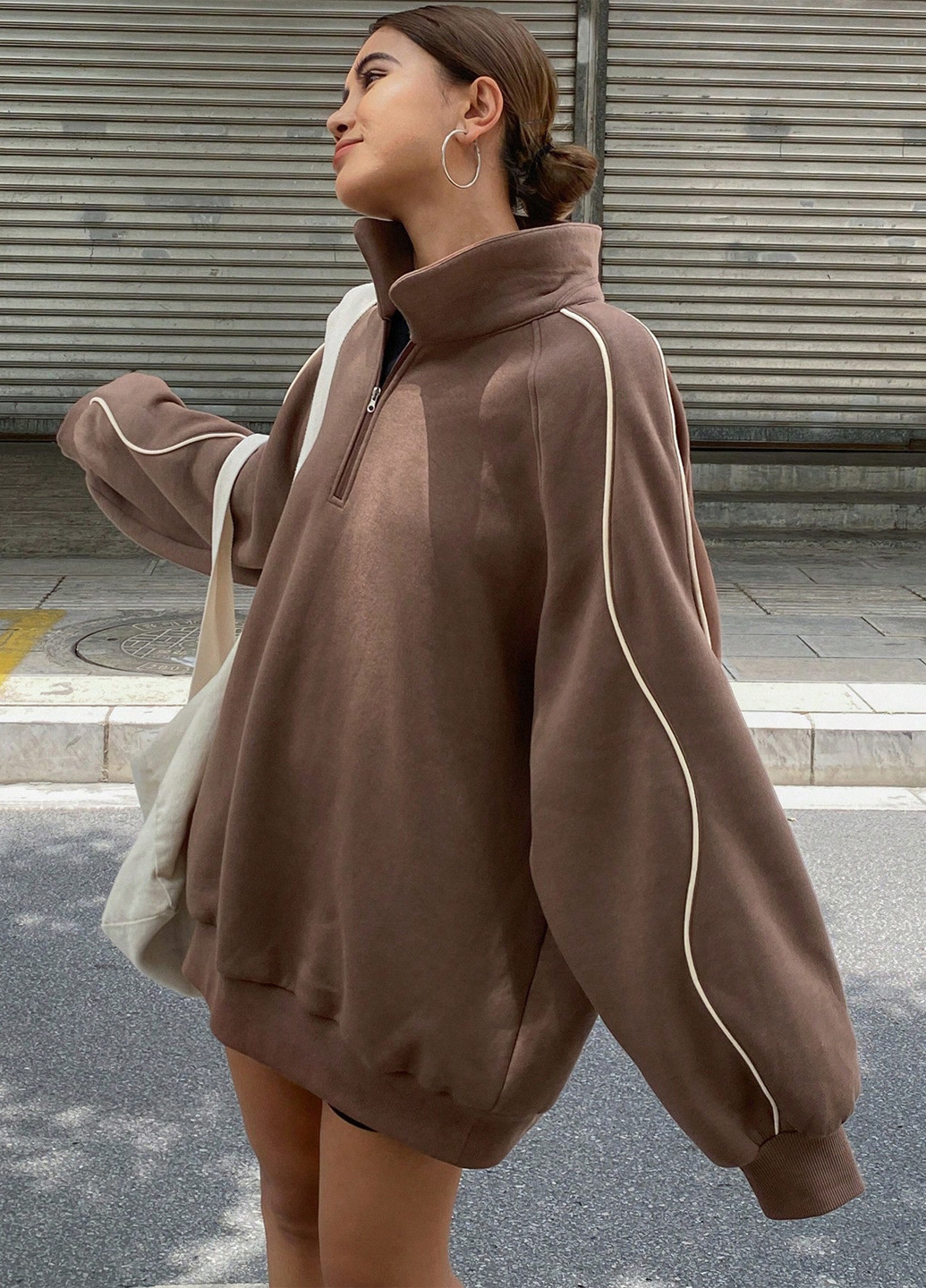 Кофейный свитшот SHEIN однотонный без декора (342411719)