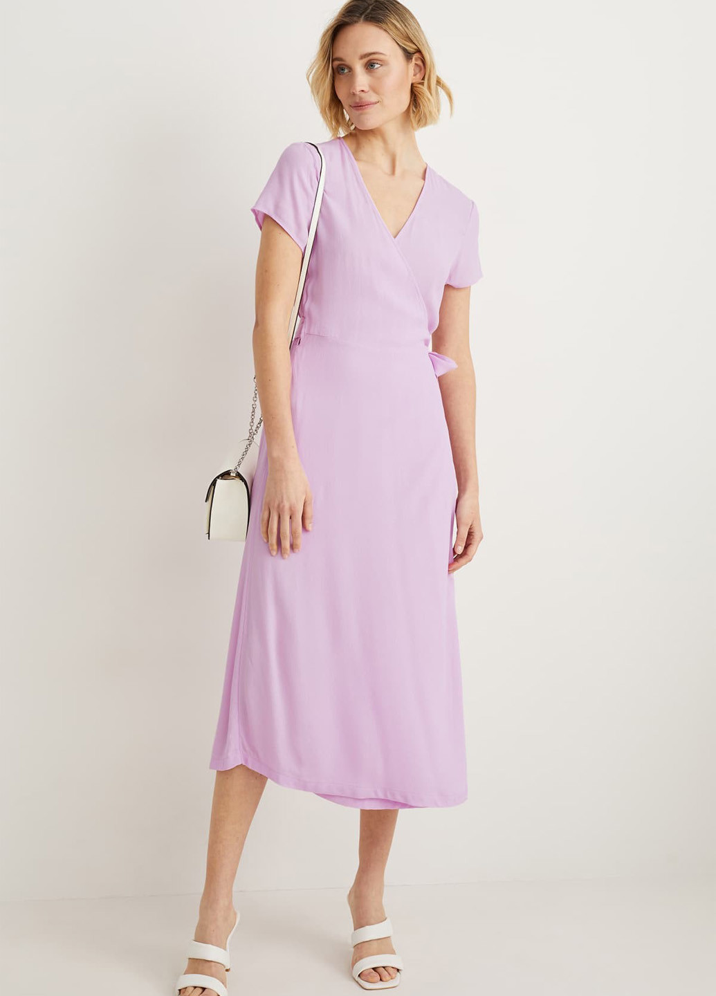 Сиреневое кэжуал платье на запах C&A однотонное