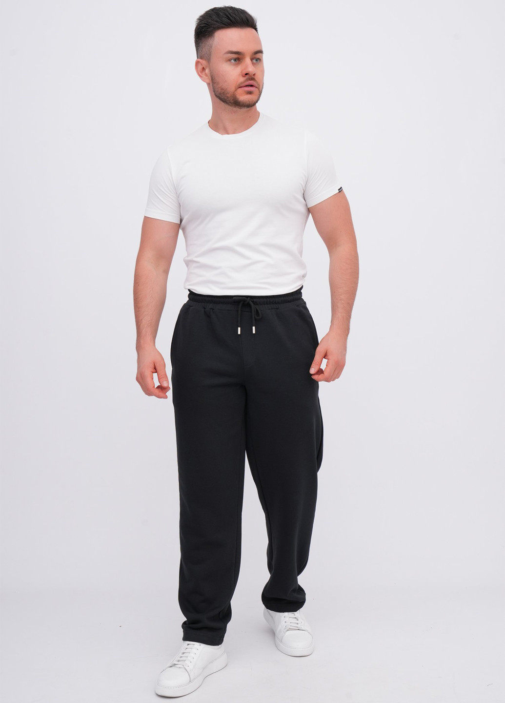 Черные спортивные демисезонные прямые брюки K.O.R