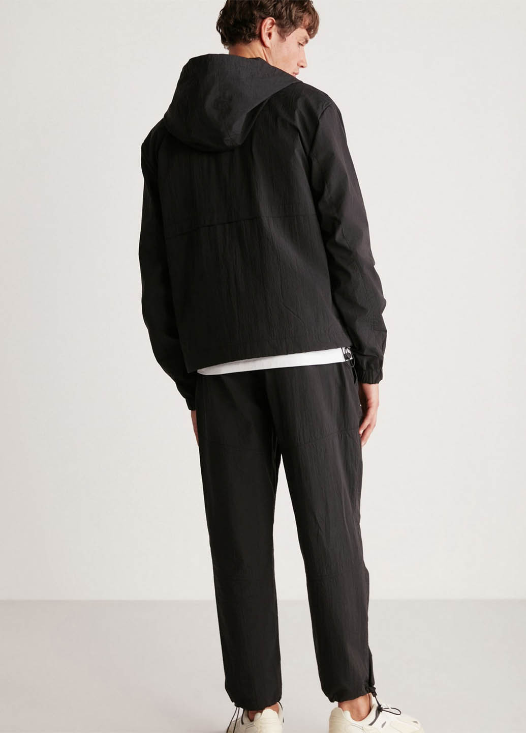 Черная демисезонная ветровка Grimelange