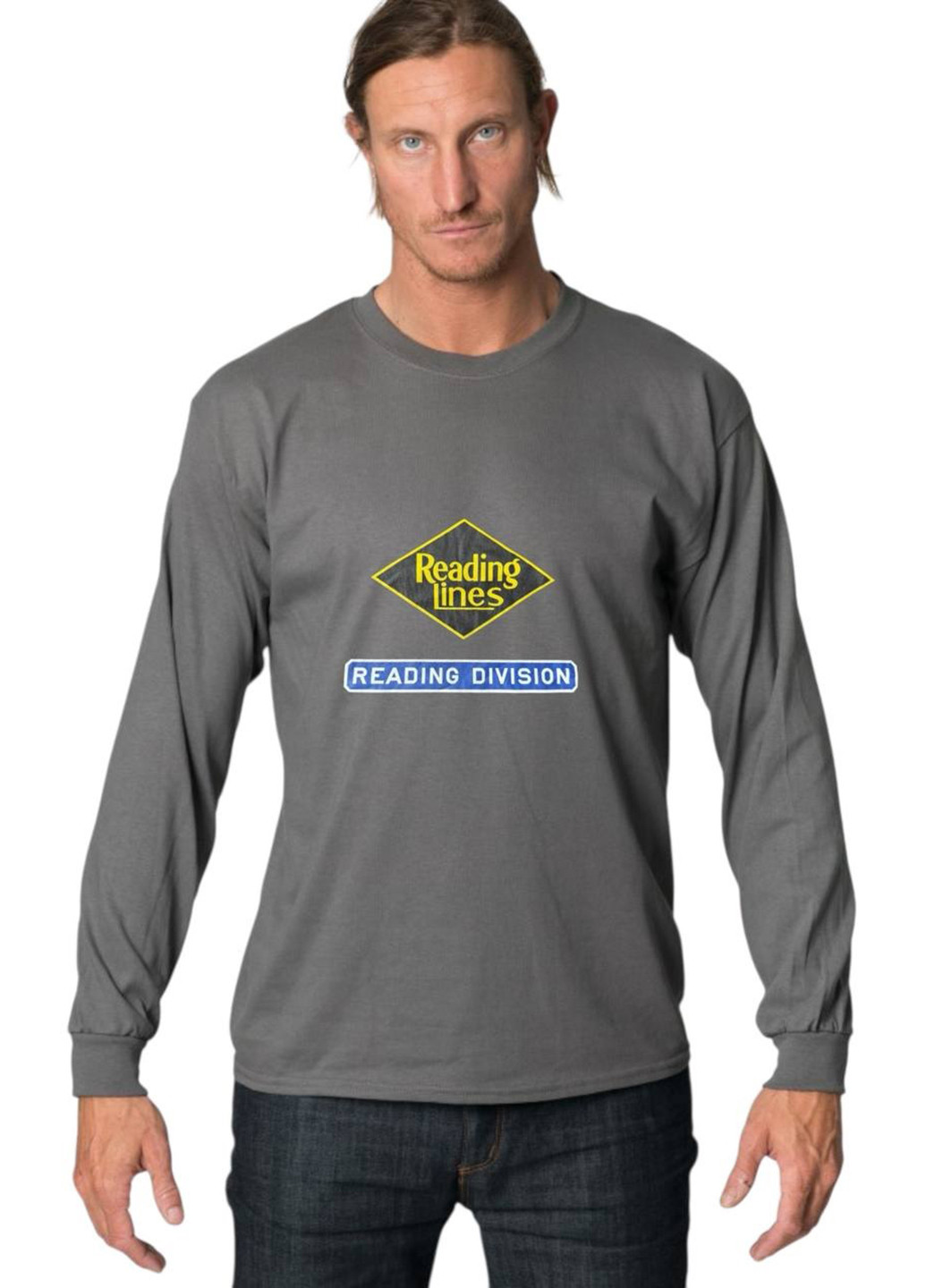 Графитовый демисезонный кэжуал лонгслив Gildan с надписями