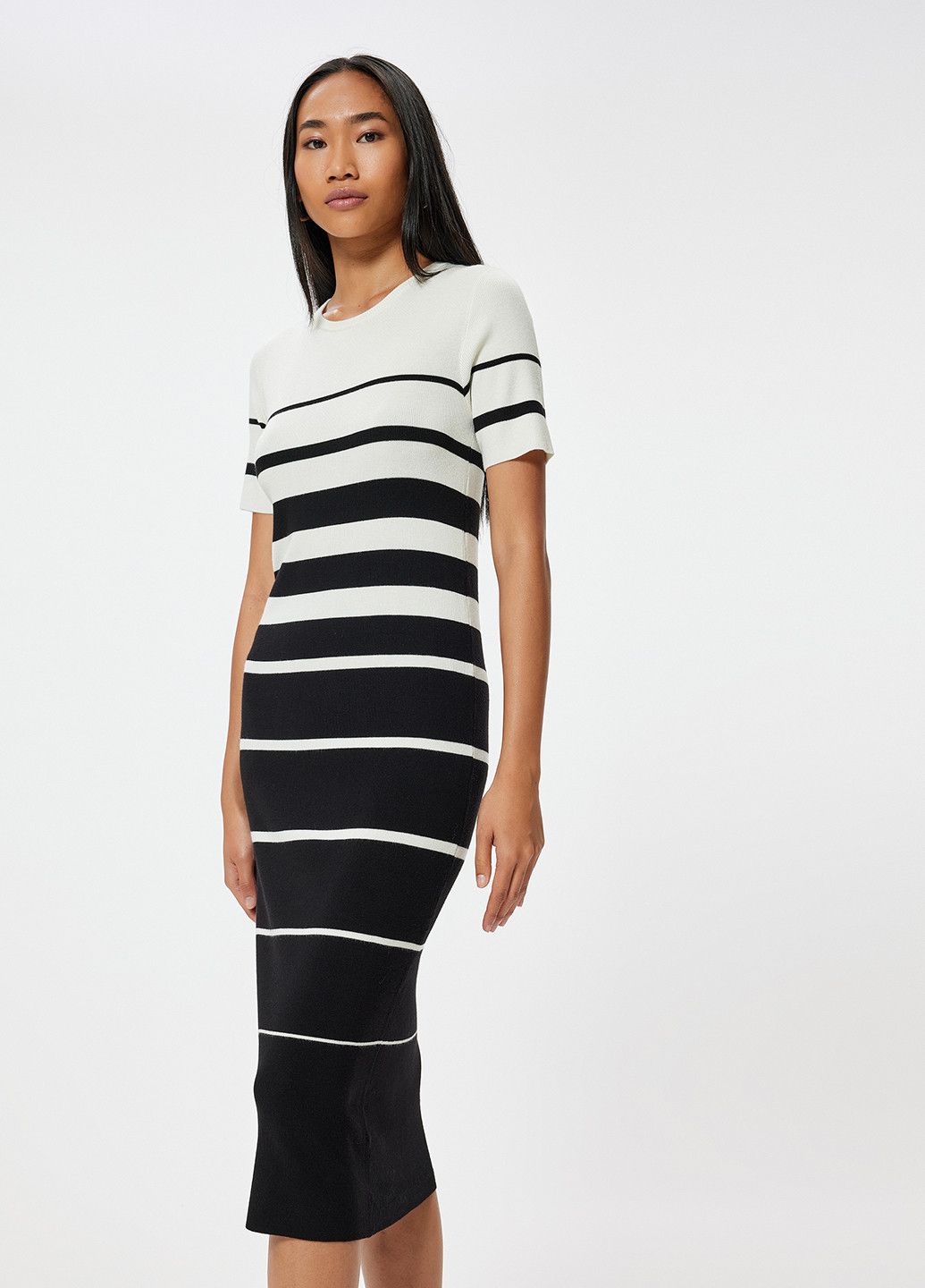 Черно-белое кэжуал платье силуэтная KOTON в полоску