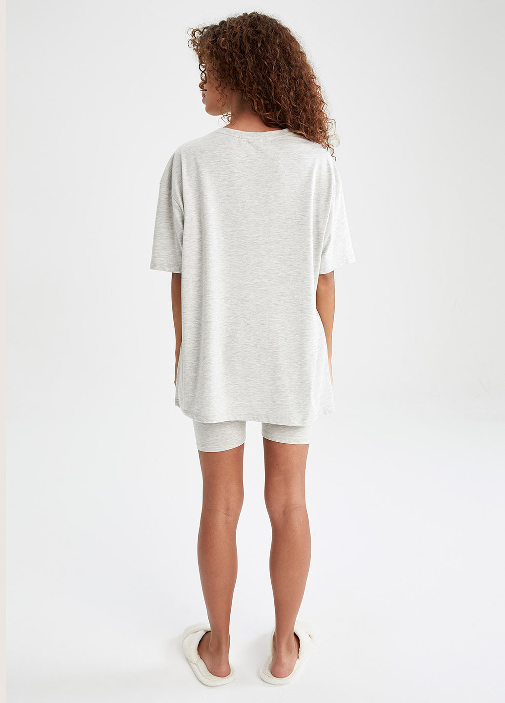 Світло-сірий демісезонний комплект(футболка, шорти) DeFacto