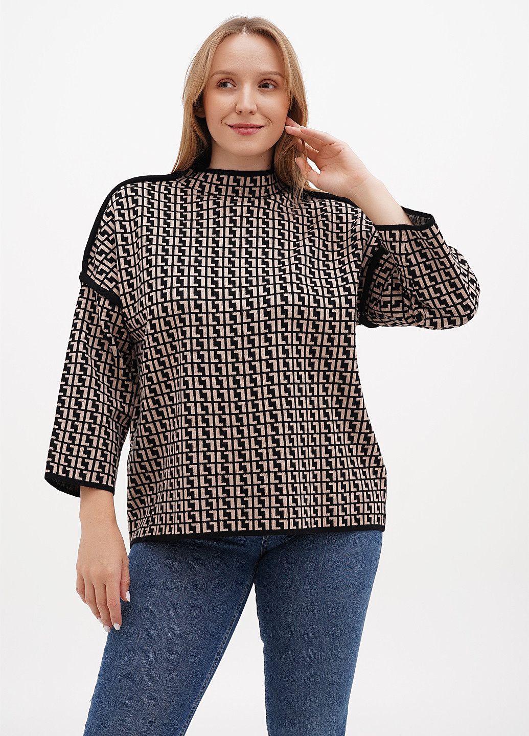 Черный демисезонный свитер Kiss Me