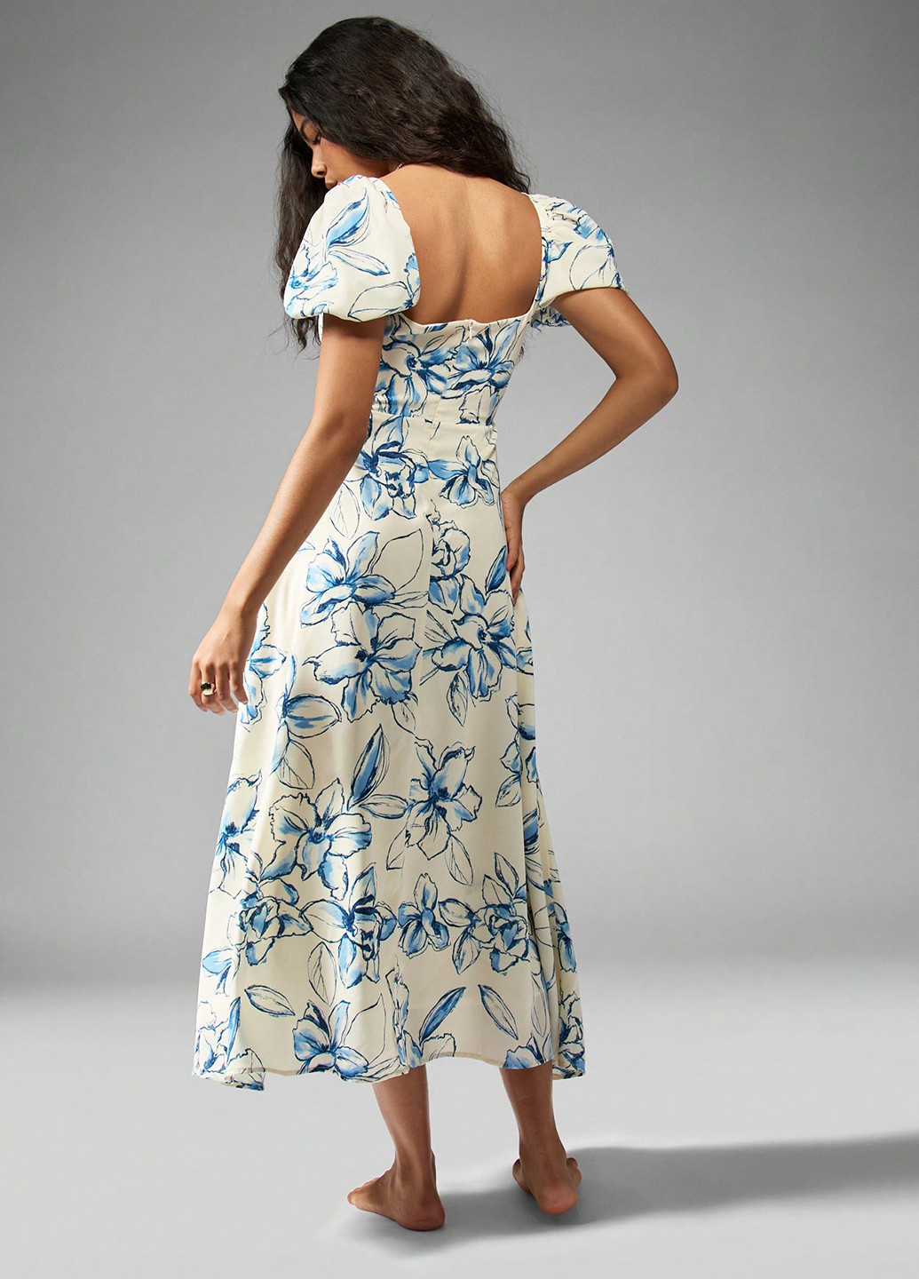 Молочное кэжуал платье а-силуэт, с открытой спиной SHEIN с цветочным принтом