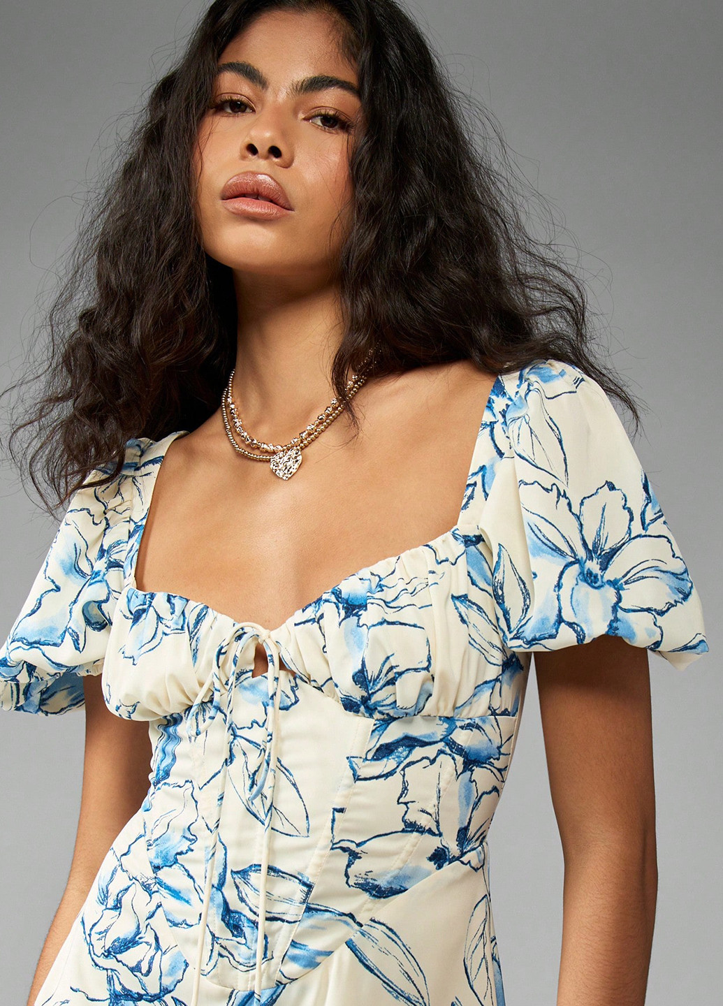 Молочное кэжуал платье а-силуэт, с открытой спиной SHEIN с цветочным принтом