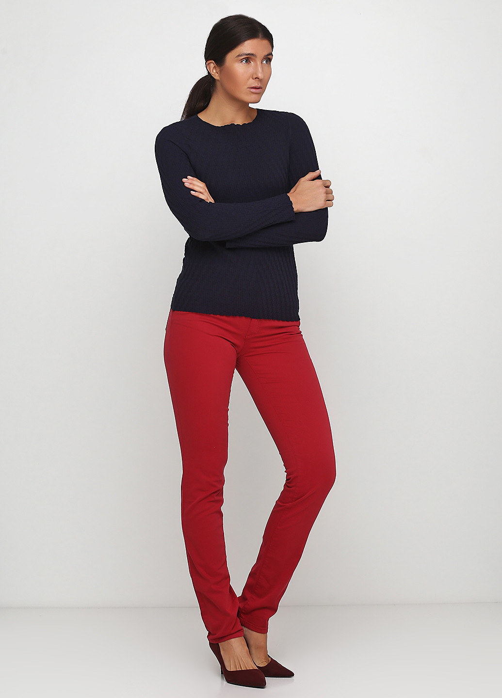 Красные джинсовые демисезонные зауженные брюки Versace Jeans