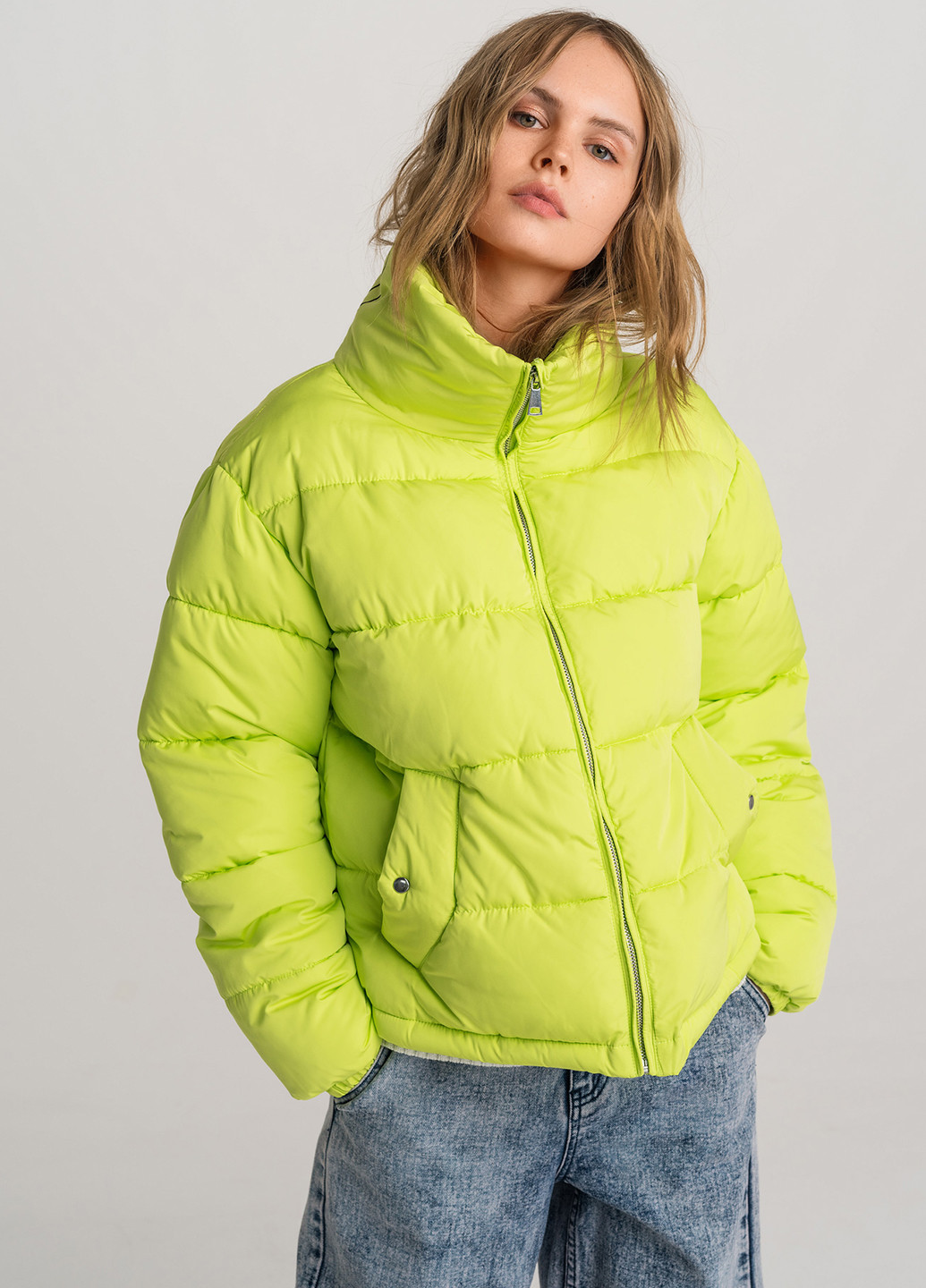 Кислотно-зеленая демисезонная куртка befree