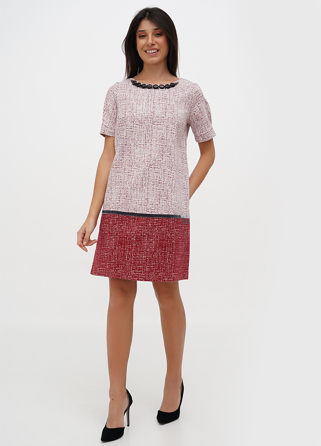 Бордова кежуал сукня Sassofono з абстрактним візерунком