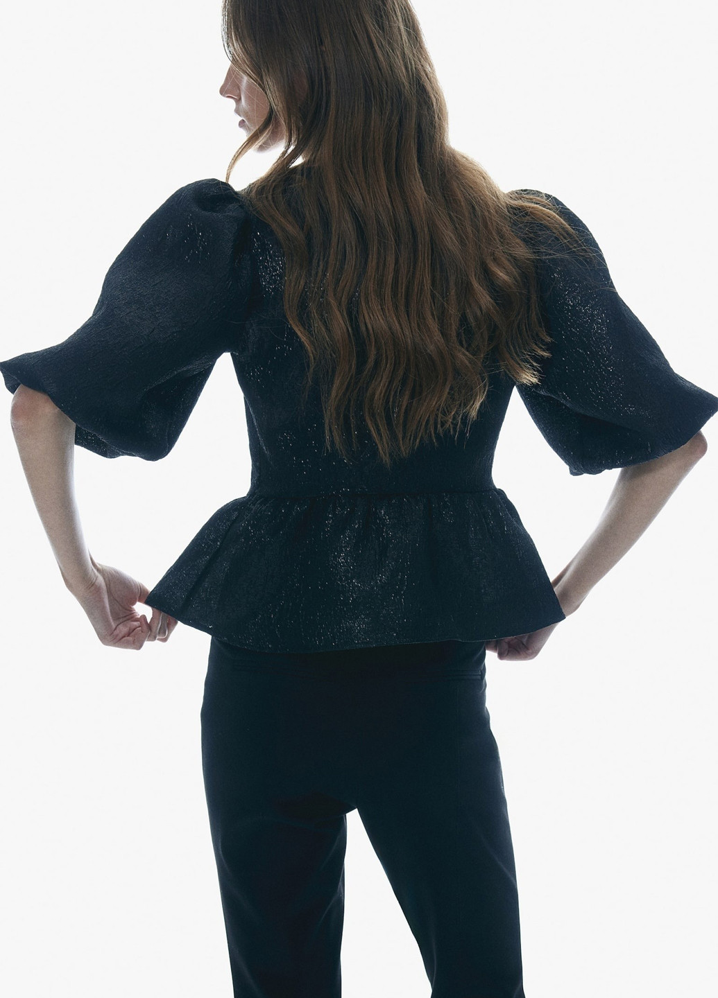 Чорна блуза з баскою H&M