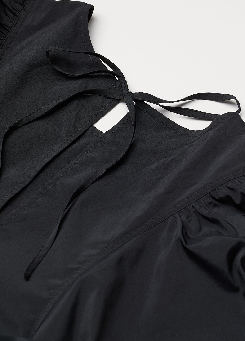 Черное кэжуал платье а-силуэт H&M однотонное