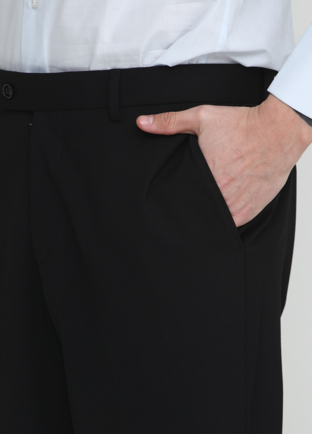 Черные классические демисезонные зауженные брюки Baumler