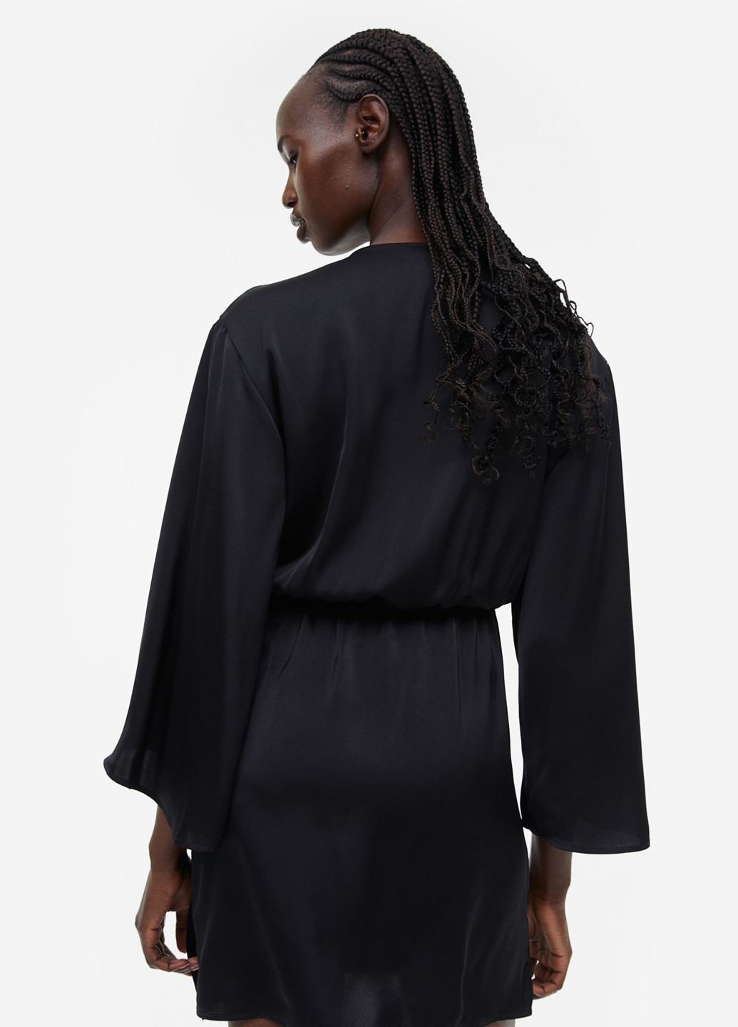 Чорна кежуал сукня на запах H&M однотонна