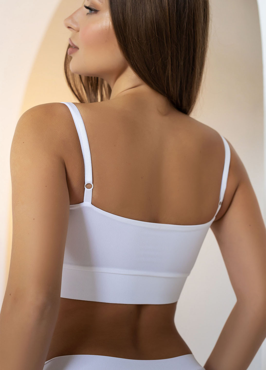 Белый бюстгальтер в рубчик TOTALFIT без косточек