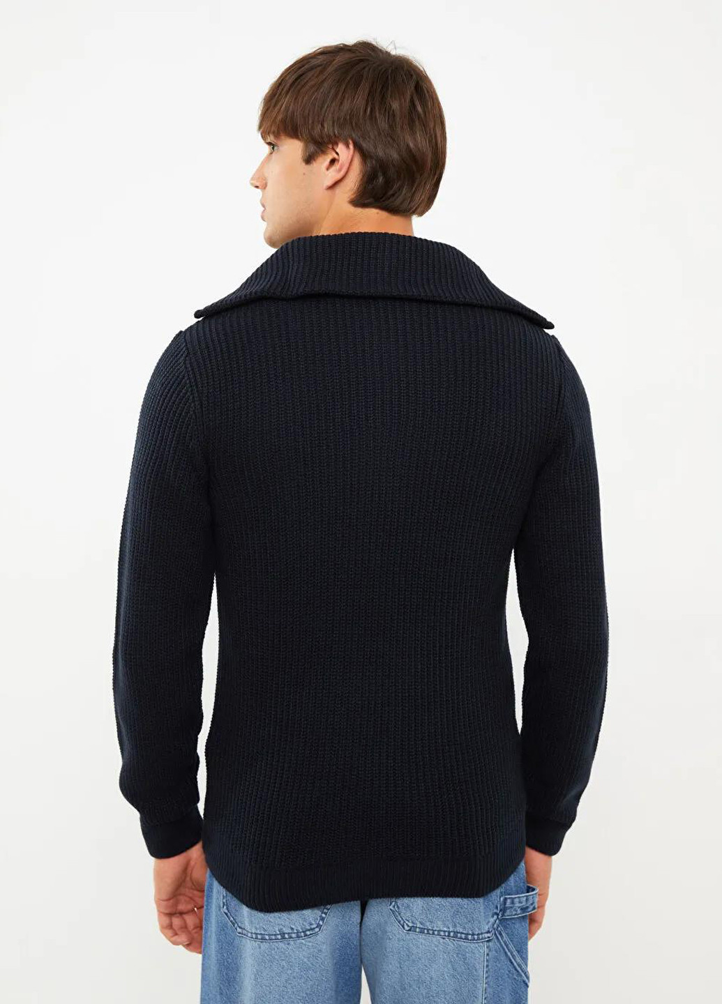 Черный демисезонный свитер C&A