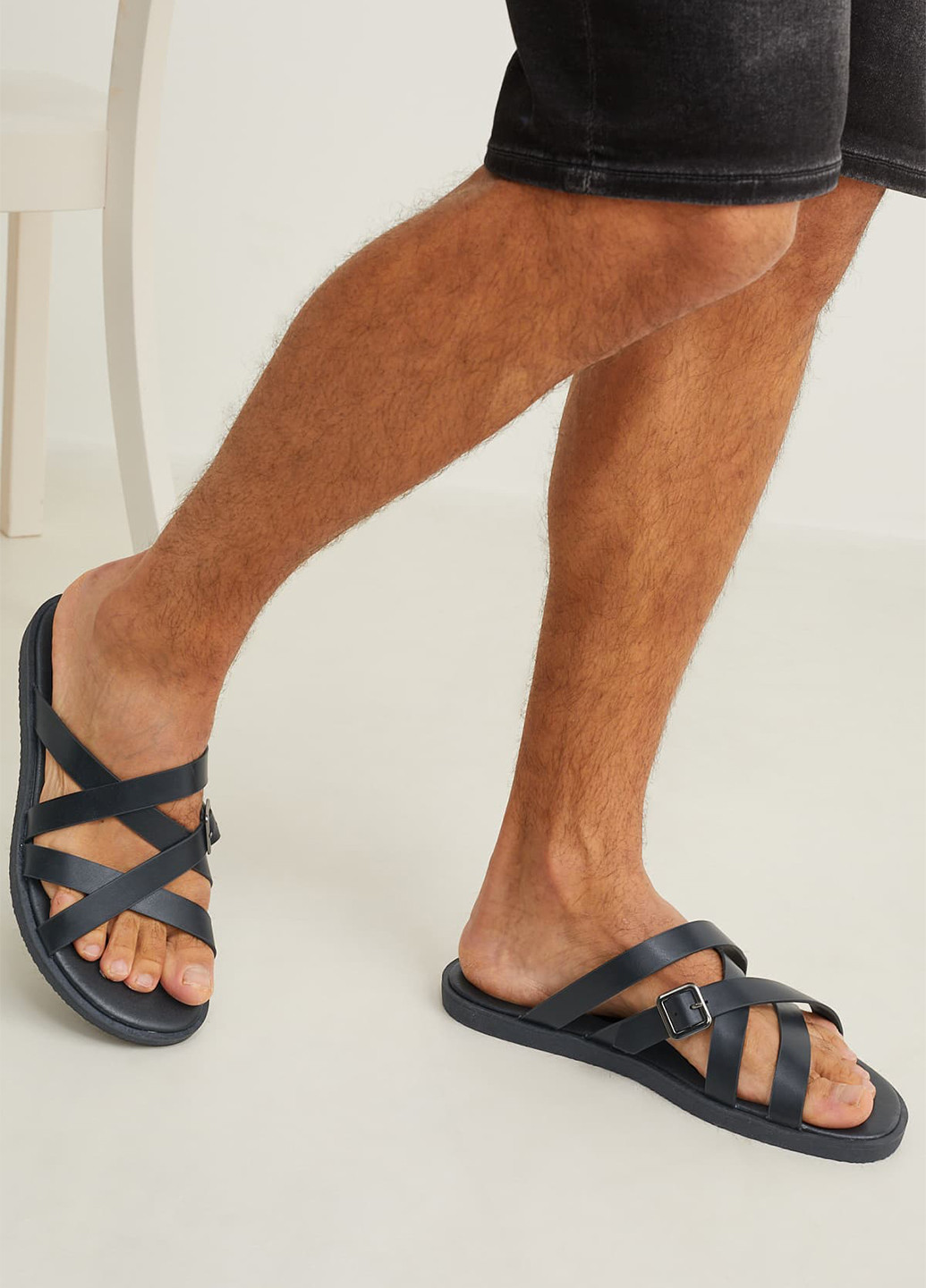 Черные кэжуал шлепанцы C&A