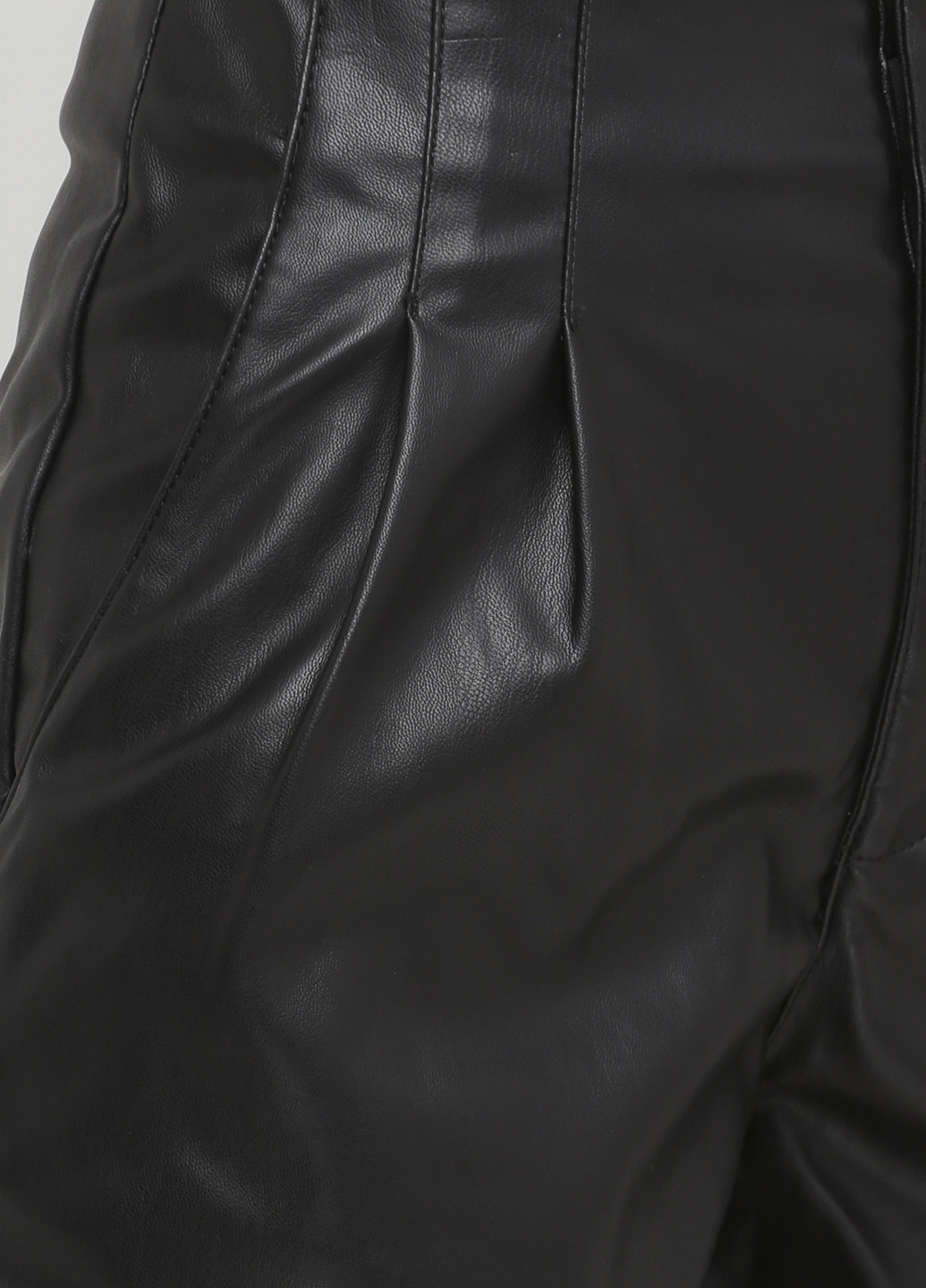 Шорты H&M однотонные чёрные кэжуалы полиэстер, искусственная кожа