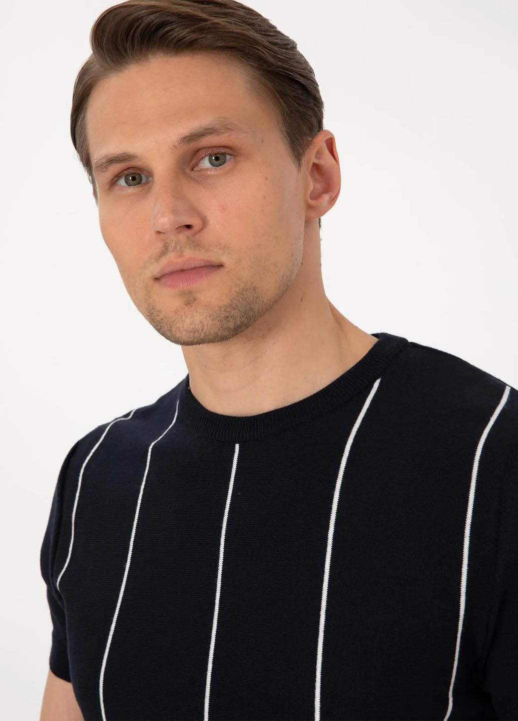 Темно-синяя футболка Pierre Cardin