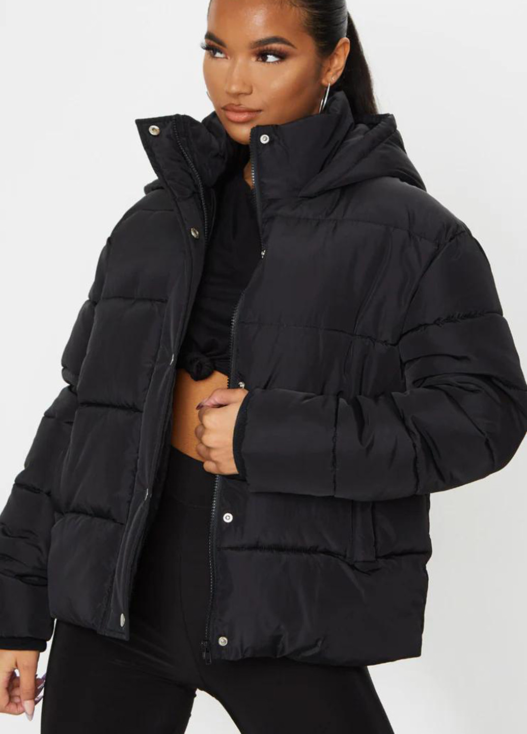 Черная зимняя куртка PrettyLittleThing