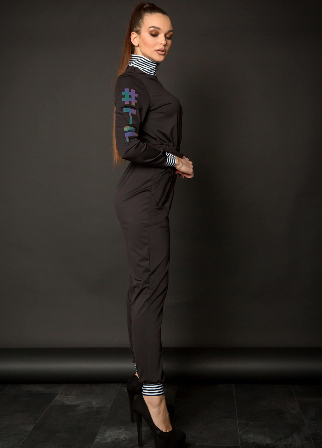 Комбинезон TOTALFIT комбинезон-брюки полоска чёрный кэжуал полиэстер, трикотаж