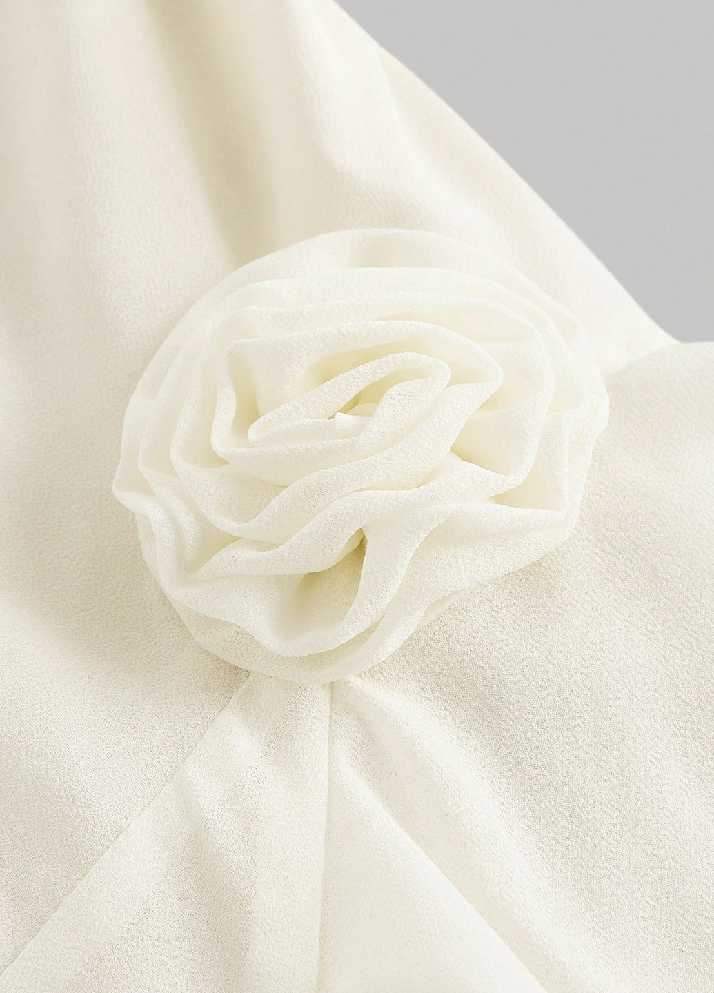 Молочное праздничный, коктейльное, вечернее платье а-силуэт, с открытыми плечами, с открытой спиной SHEIN однотонное