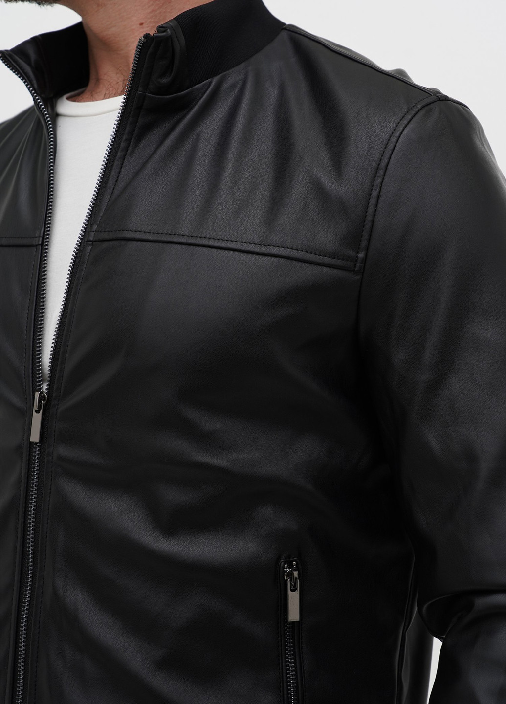 Черная демисезонная куртка Trend Collection