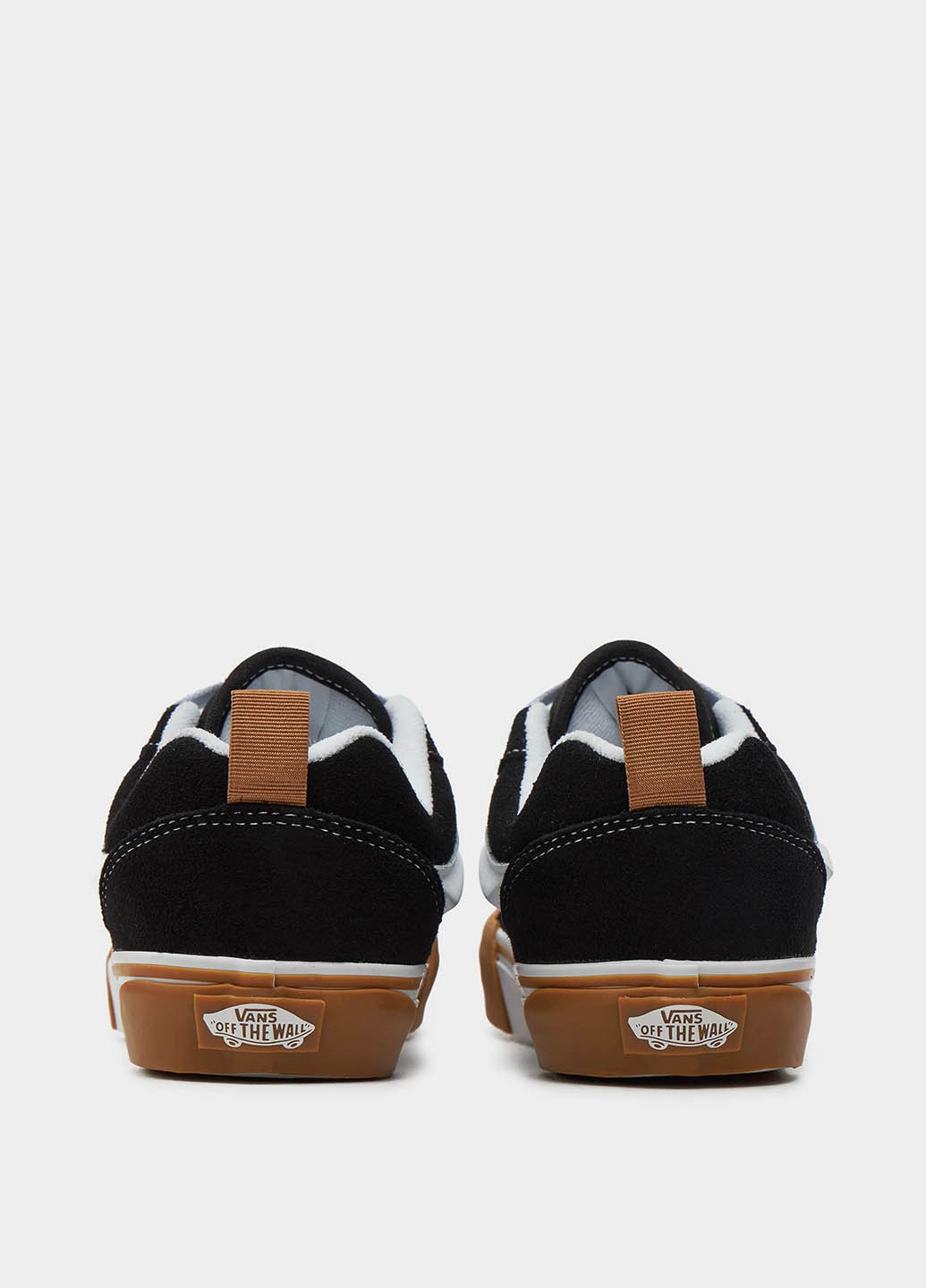 Черные кеды Vans с логотипом