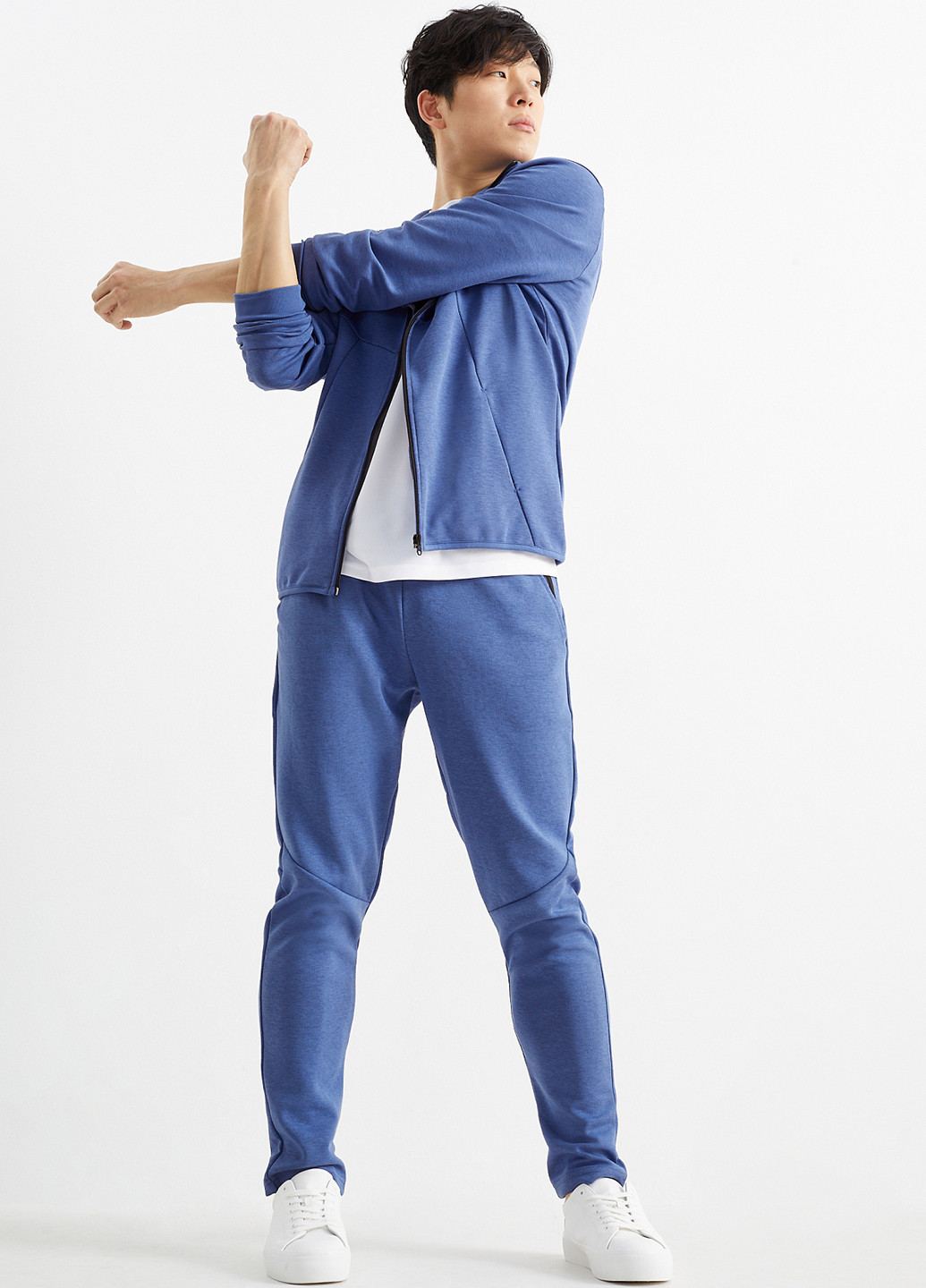 Синие спортивные демисезонные зауженные брюки C&A