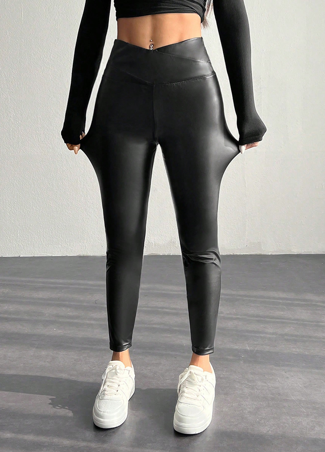 Черные демисезонные леггинсы SHEIN