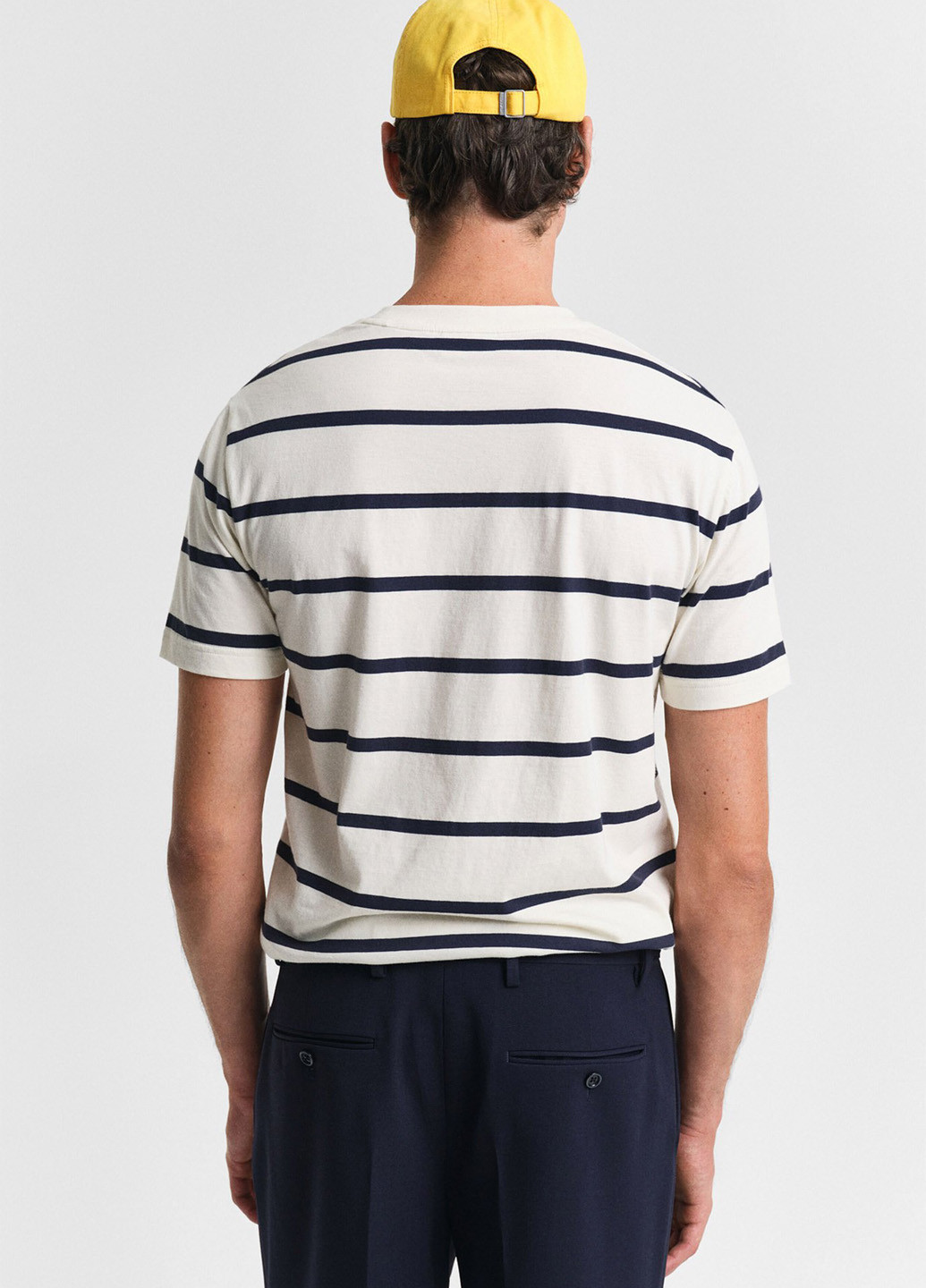 Чорно-біла футболка Gant