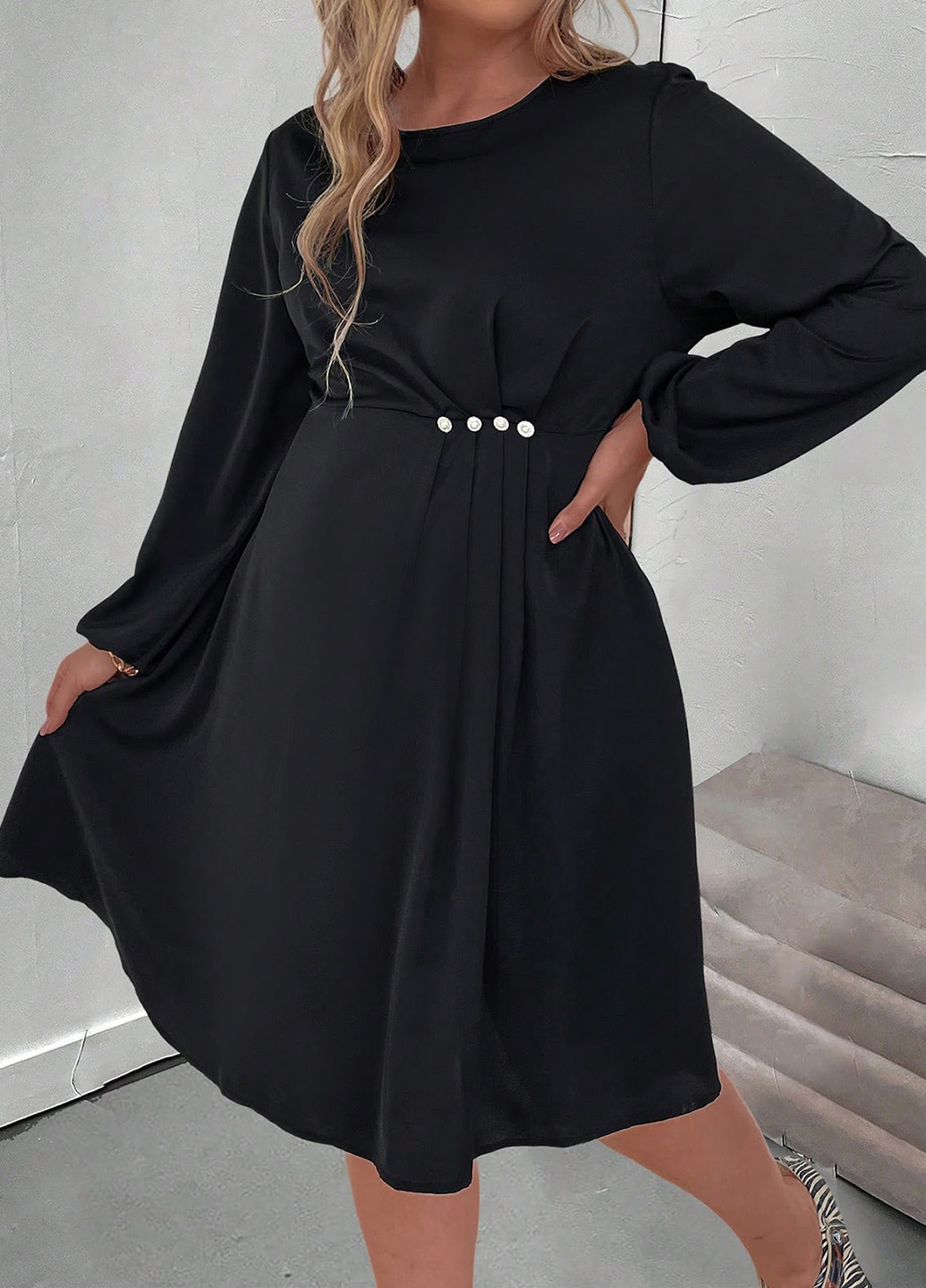 Чорна кежуал сукня SHEIN однотонна