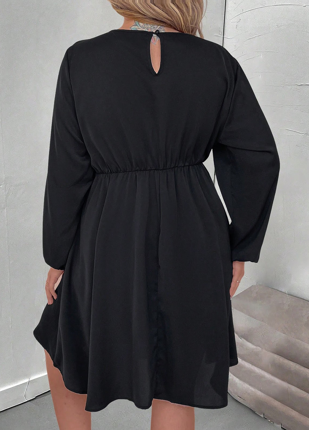 Чорна кежуал сукня SHEIN однотонна