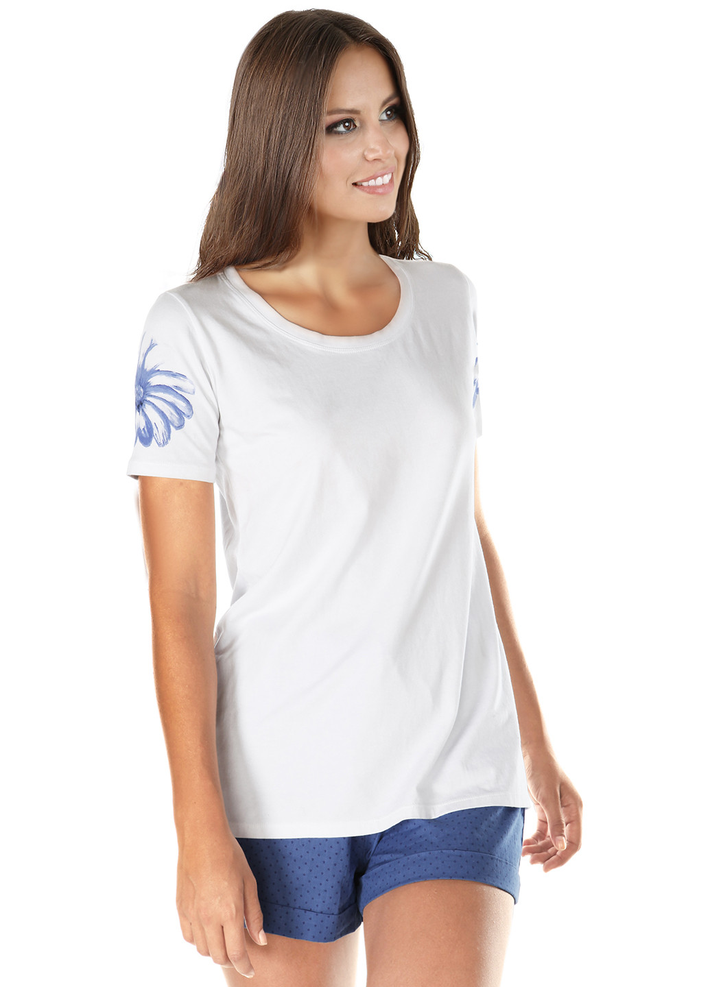 Белый демисезонный комплект (футболка, шорты) Miorre