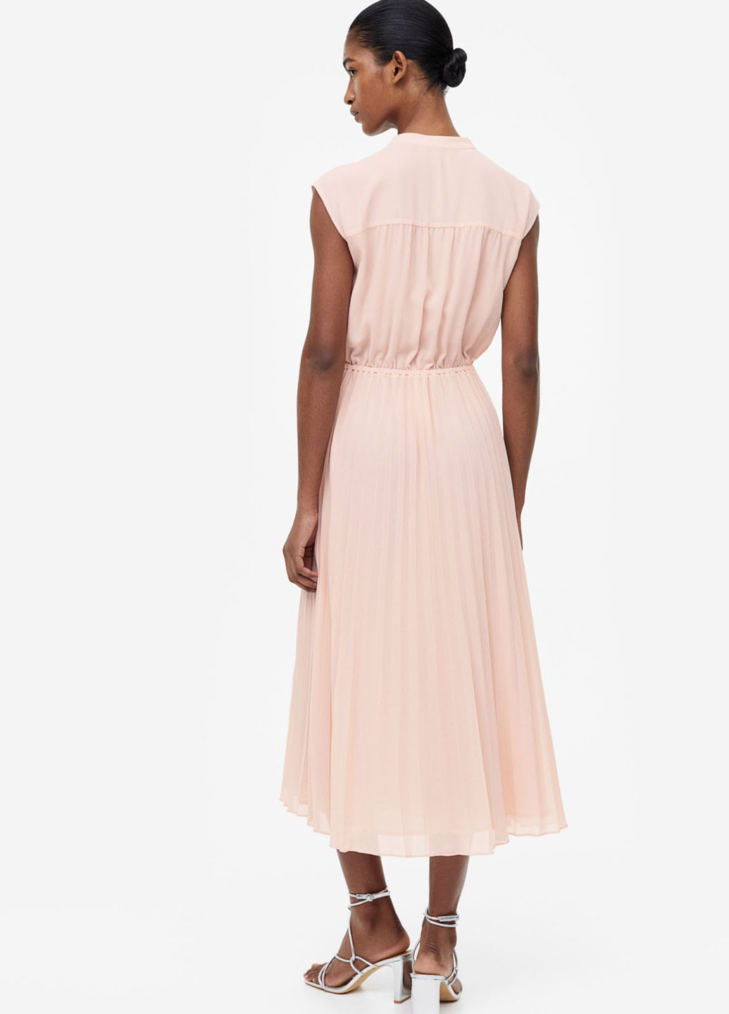 Светло-розовое кэжуал платье плиссированное H&M однотонное