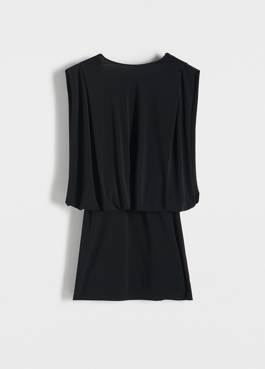 Черное коктейльное, кэжуал платье с открытой спиной Reserved однотонное