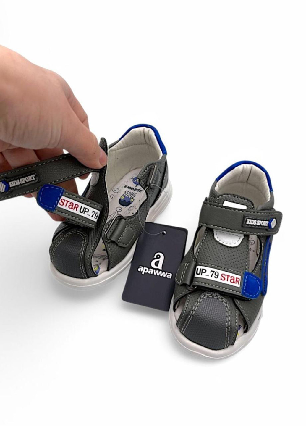 Серые кэжуал сандалии Apawwa на липучке