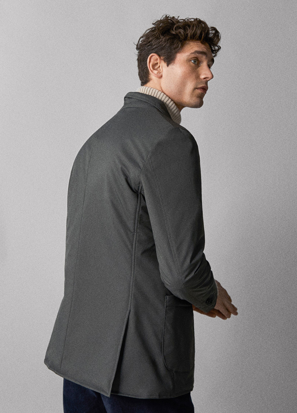 Оливкова (хакі) демісезонна куртка Massimo Dutti