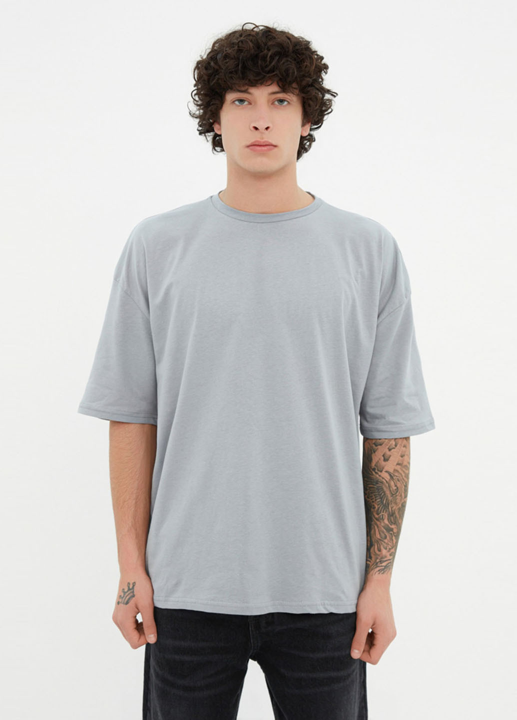 Светло-серая футболка Trendyol