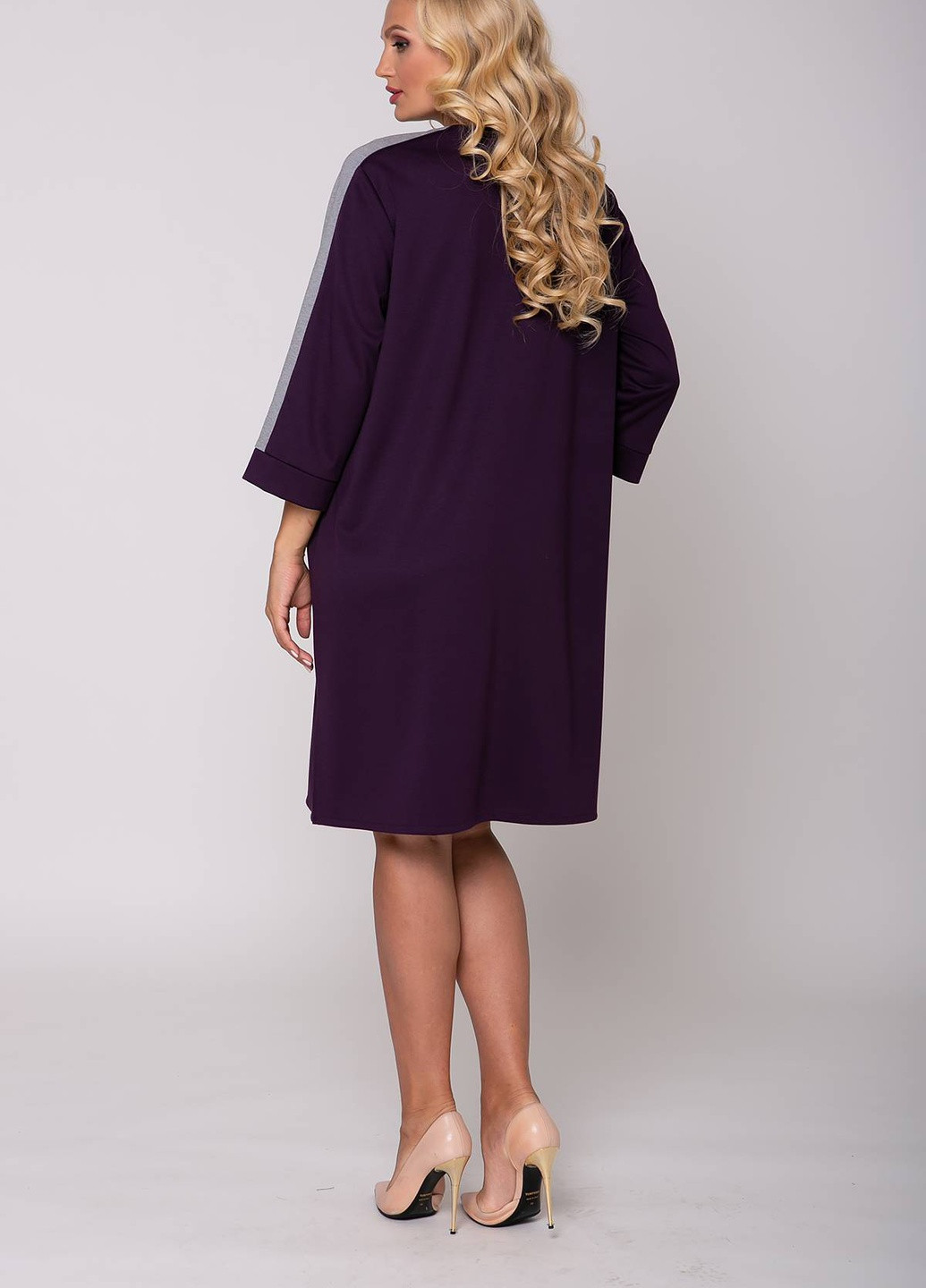 Темно-фиолетовое кэжуал платье прямого силуэта жаклин темно-сиреневое Tatiana однотонное