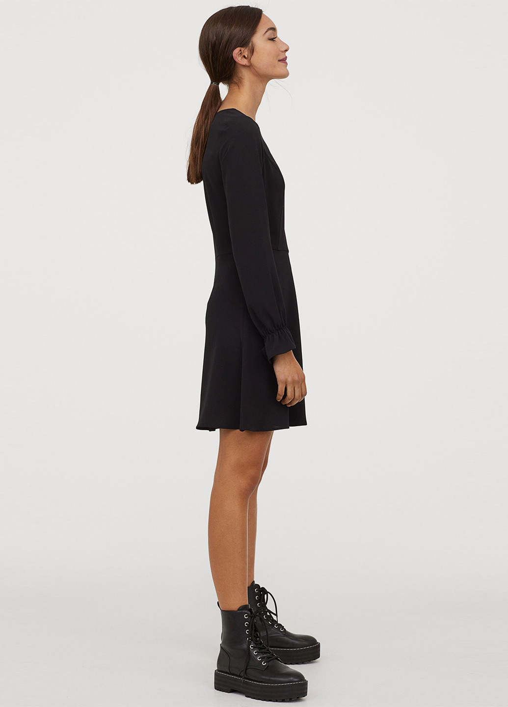 Чорна кежуал сукня кльош H&M однотонна