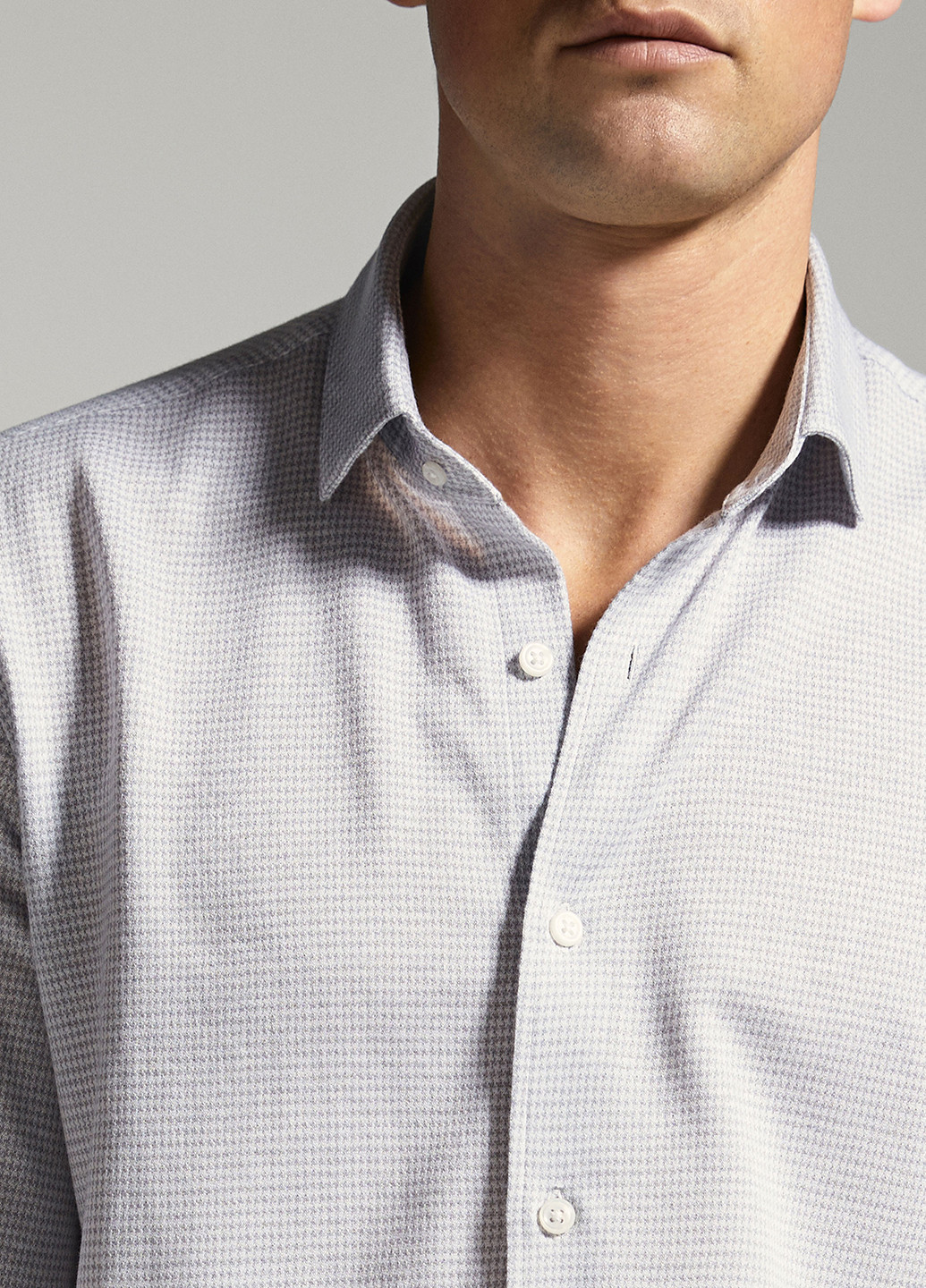 Светло-серая кэжуал рубашка Massimo Dutti с длинным рукавом
