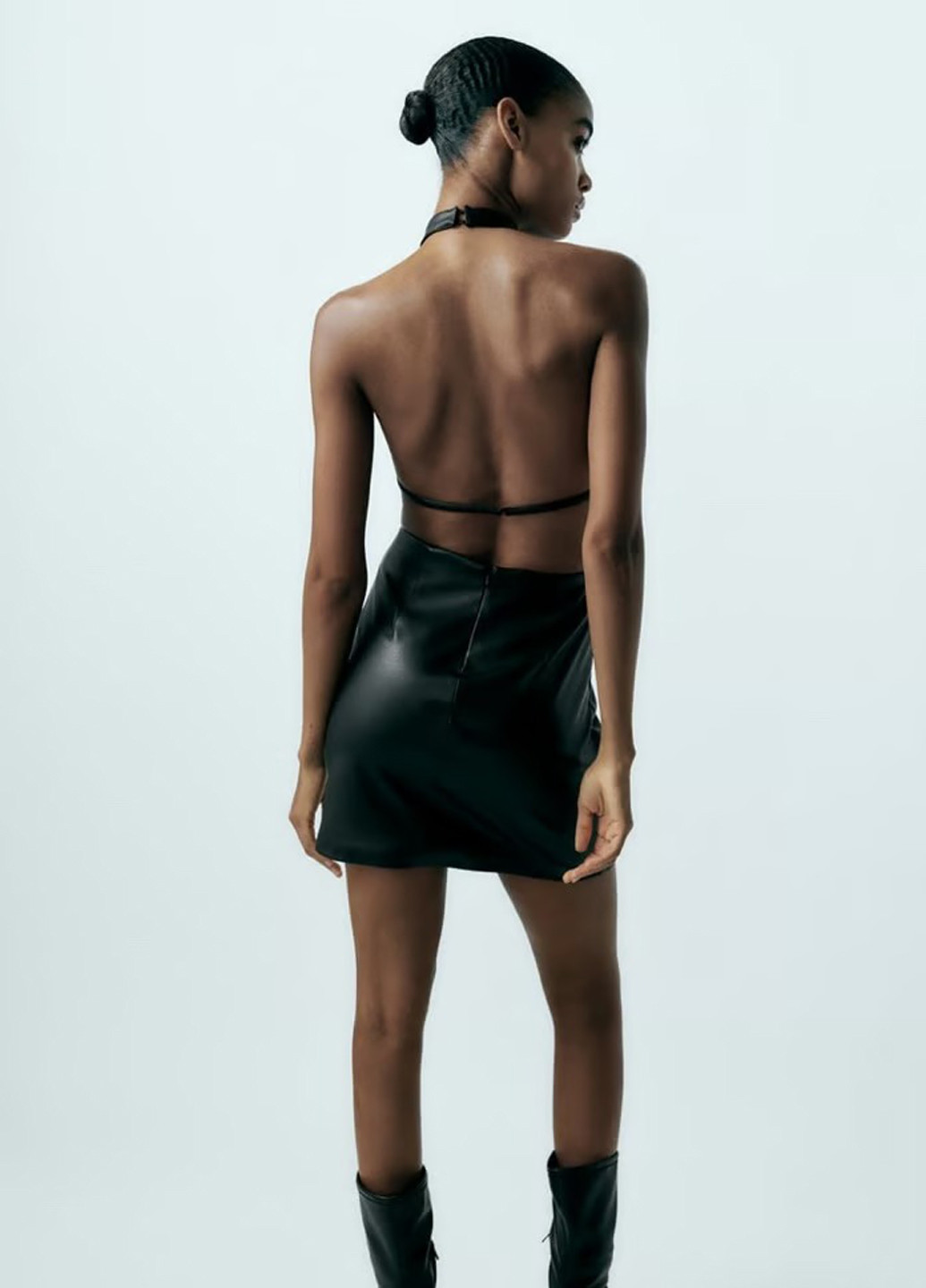 Черное кэжуал платье с открытой спиной Zara однотонное