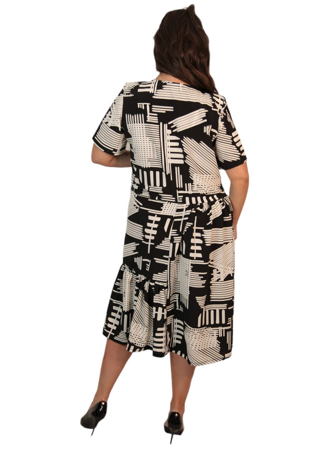 Чорно-білий кежуал плаття з абстрактним принтом чорно-біле батал art 00076 з пишною спідницею BABOCHKA XL Collection з абстрактним візерунком