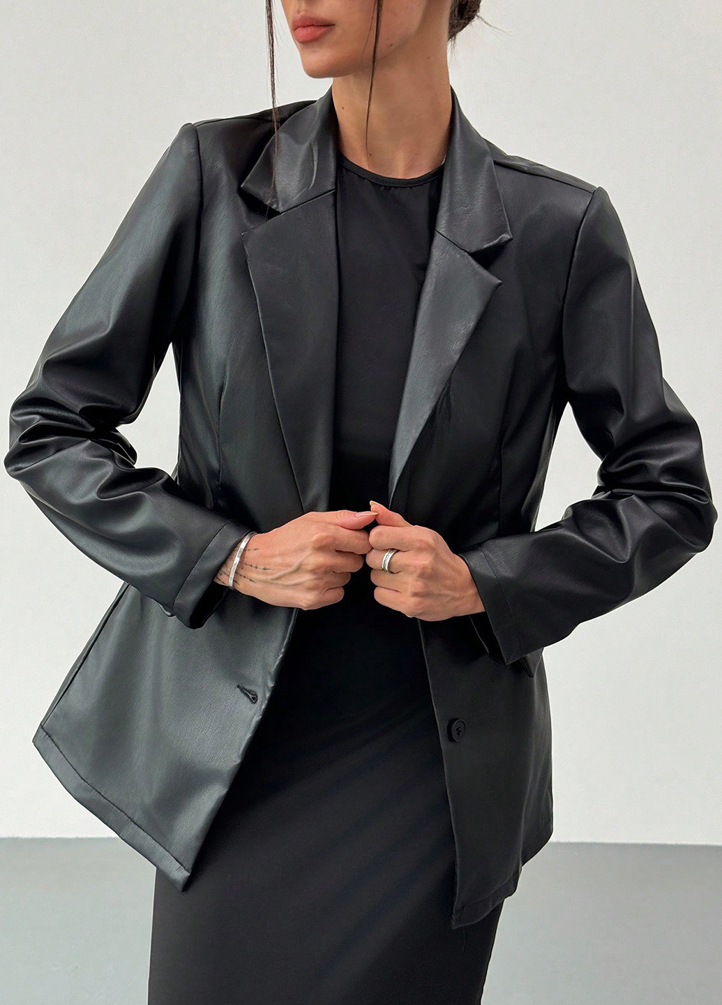 Черный женский жакет SHEIN однотонный - демисезонный